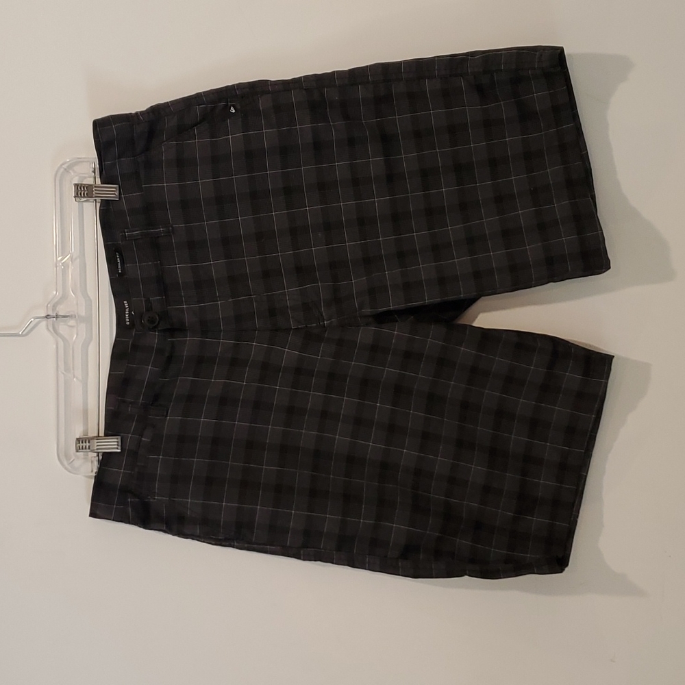 QUICK SILVER SHORTS 36